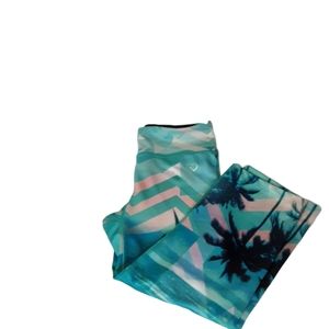 Live Love Dream Beach Crop Leggings Size Small